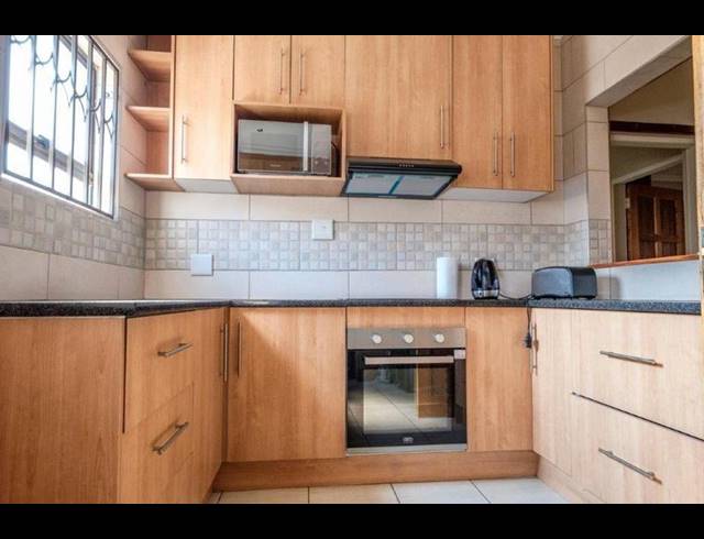 6 BEDROOM HOUSE FOR SALE IN VERWOERDPARK